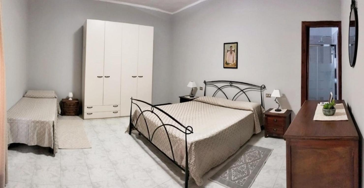 B&B Su Presciu Capoterra Ruang foto