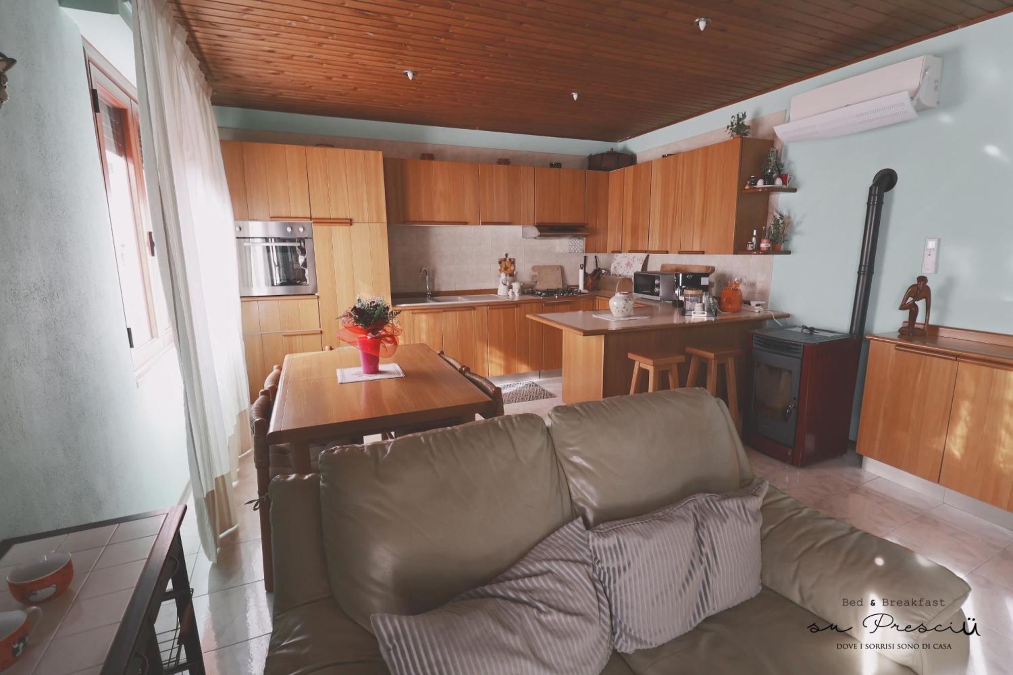 B&B Su Presciu Capoterra Bagian luar foto